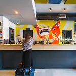 Hostel Yellowsquare