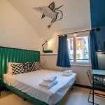 Hostel Yellowsquare *