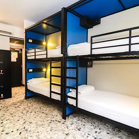 Yellowsquare Hostel Milan