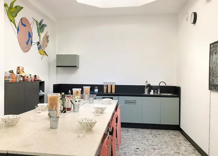 Yellowsquare Hostel